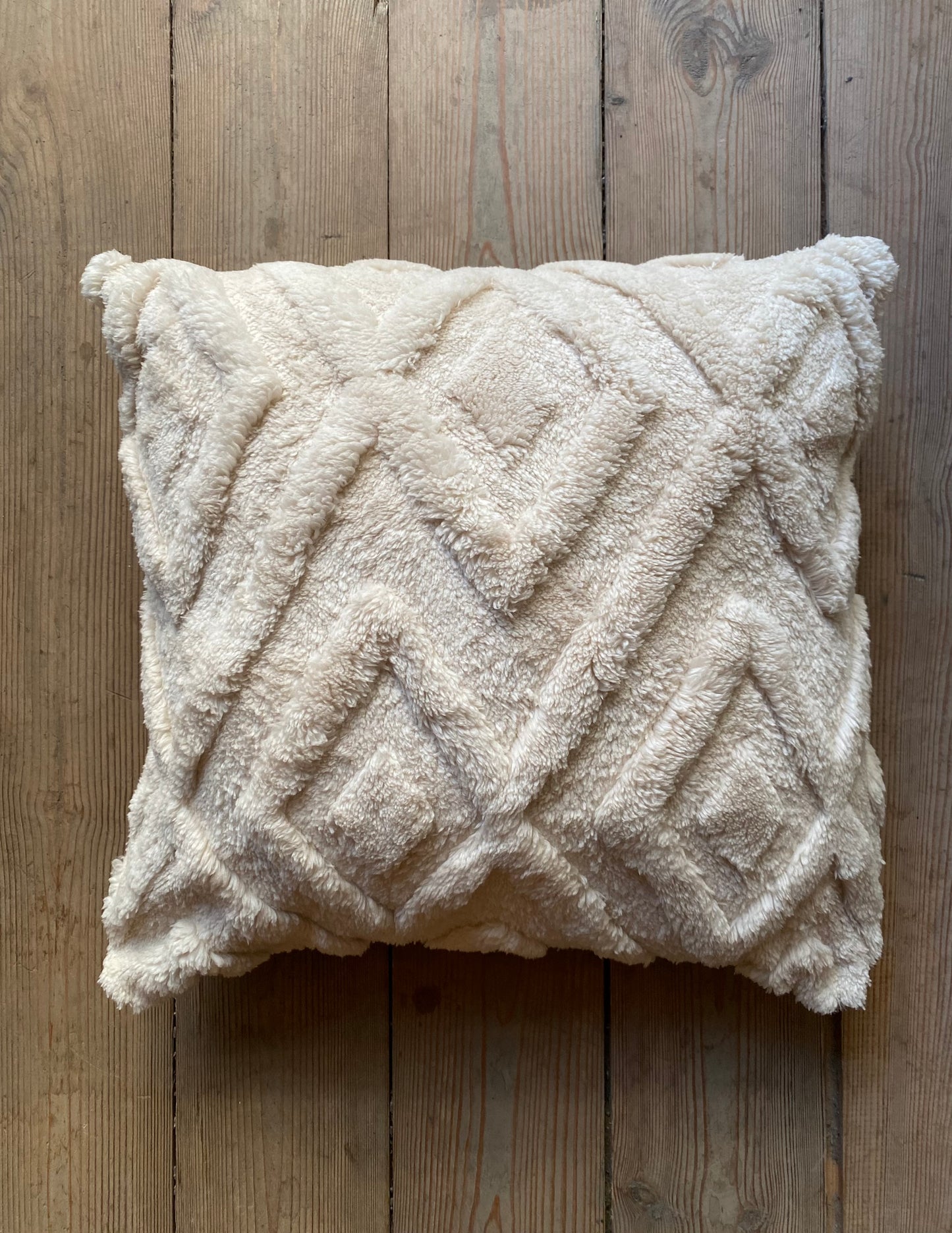 כרית נוי פרוותית