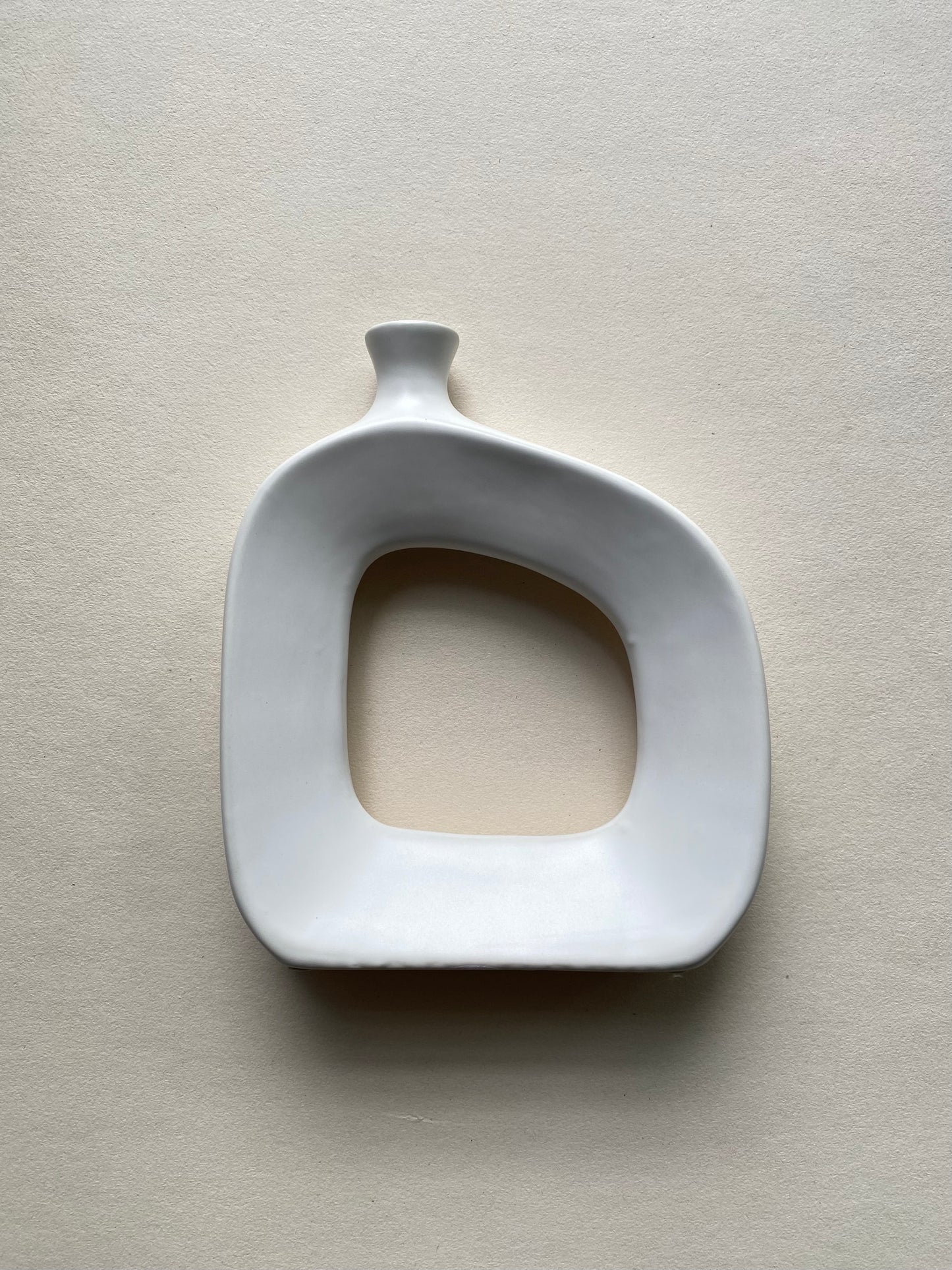 פמוט בצבע לבן