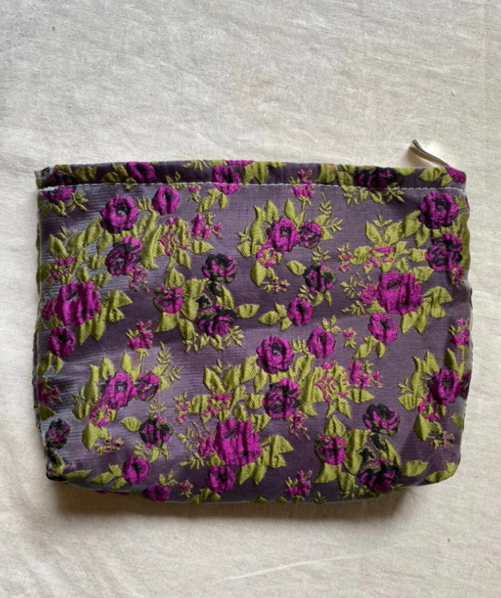 תיק איפור / רחצה