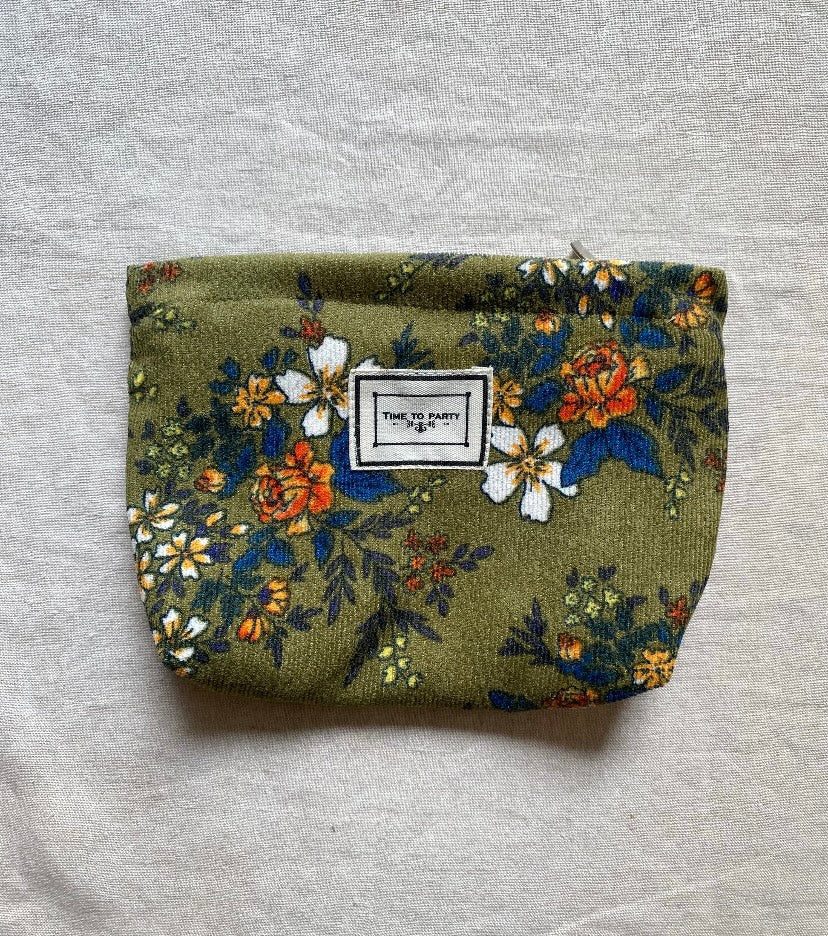 תיק איפור / רחצה