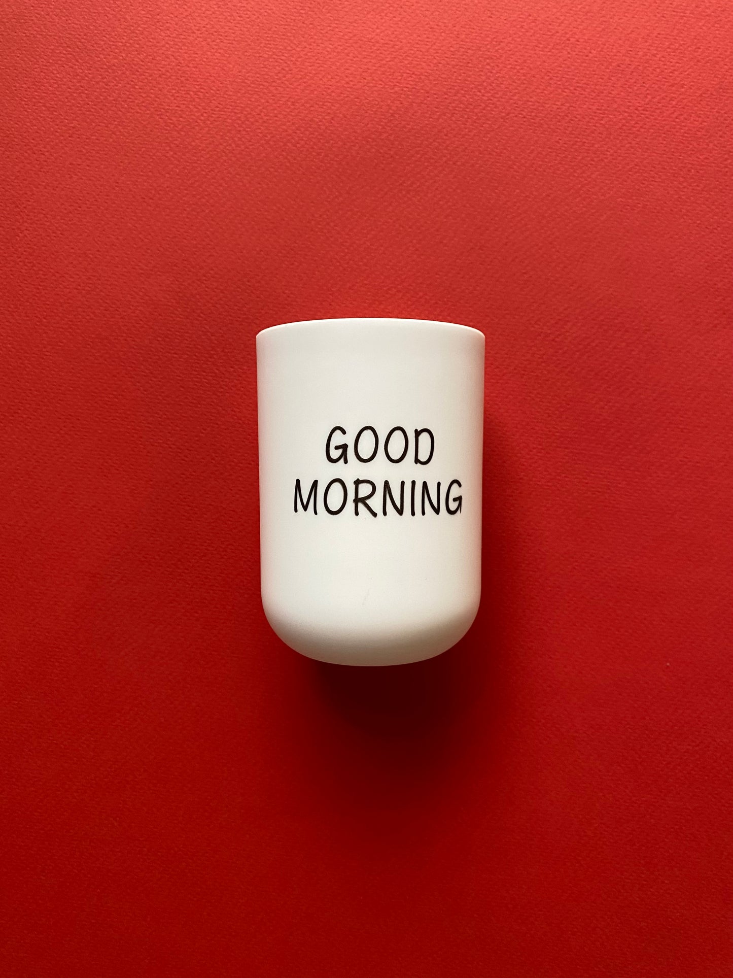 כלי למברשות לבן